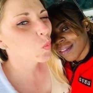 Meet your Posher, Kelli